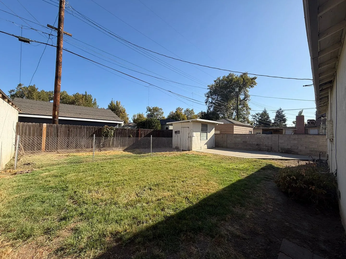 1060 E. Tulare Ave 2 Bedroom 1 Bathroom Home Tulare — Photo 3