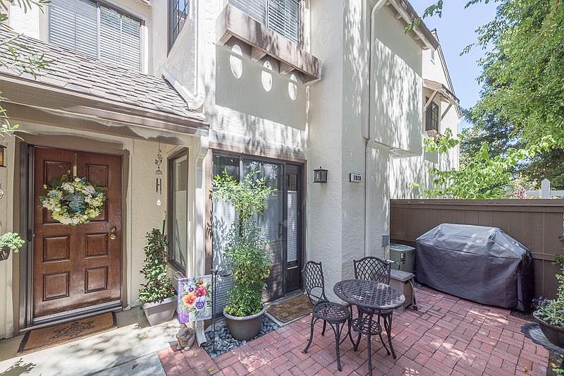 1st image of 1920 Huxley Ct