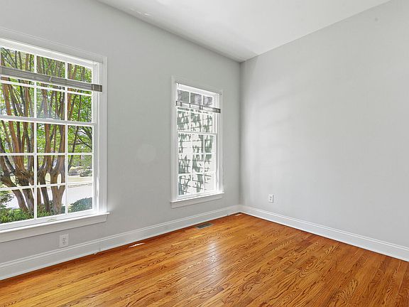 5th image of 111 Haley House Ln
