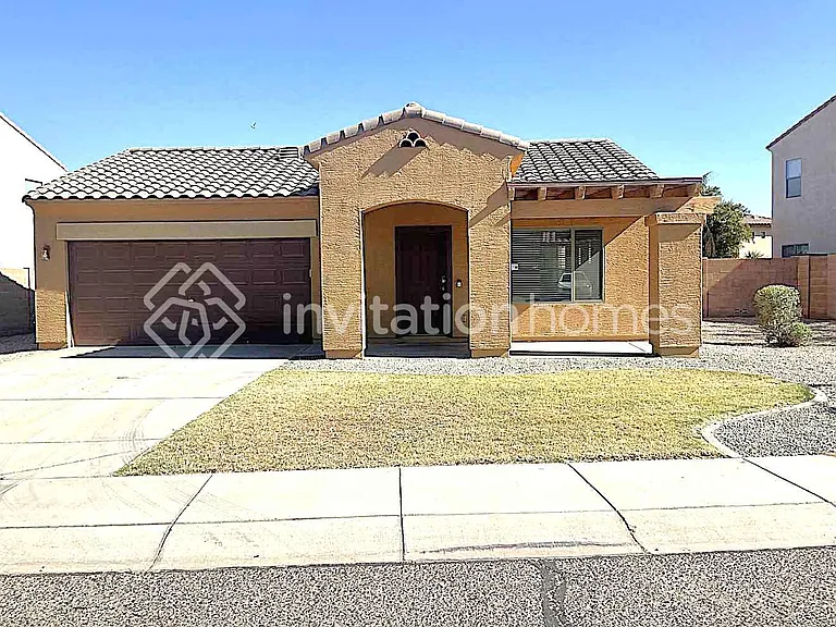 15949 W Mauna Loa Ln — Photo 1