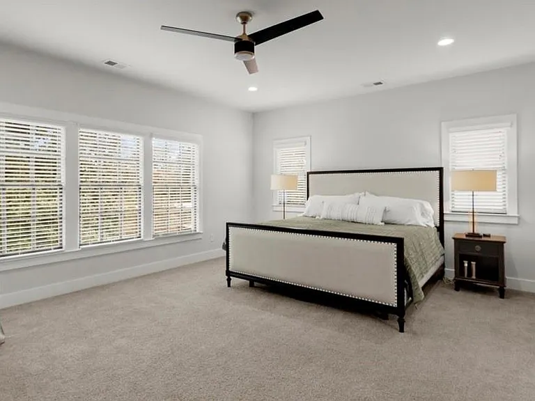 4001 Haverhill Dr NE — Photo 28