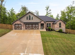 6548 W Walking Stick St, Fayetteville, AR 72704
