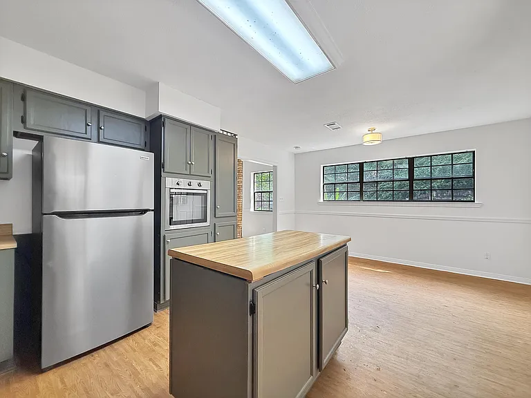 726 W Lakeshore Dr — Photo 8