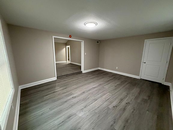 4th image of 5109 Maywood Dr