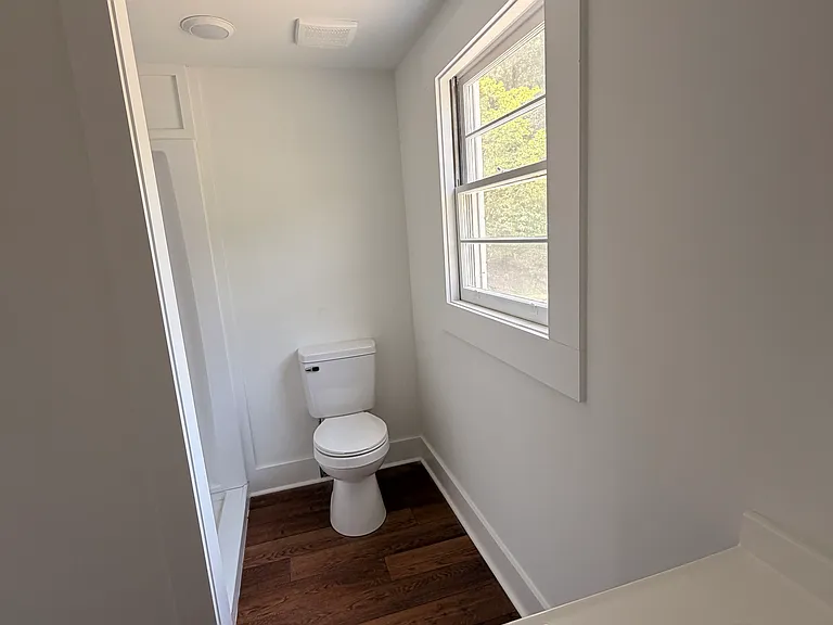 Airline Dr — Photo 2