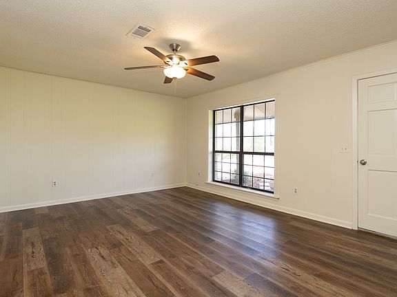 5th image of 218 McElroy Dr