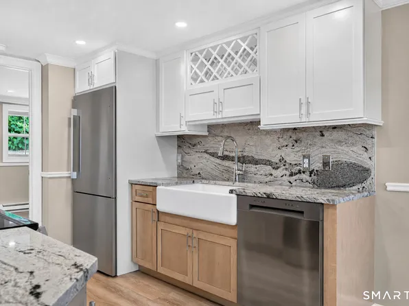 3 Pearl St, Mystic, CT