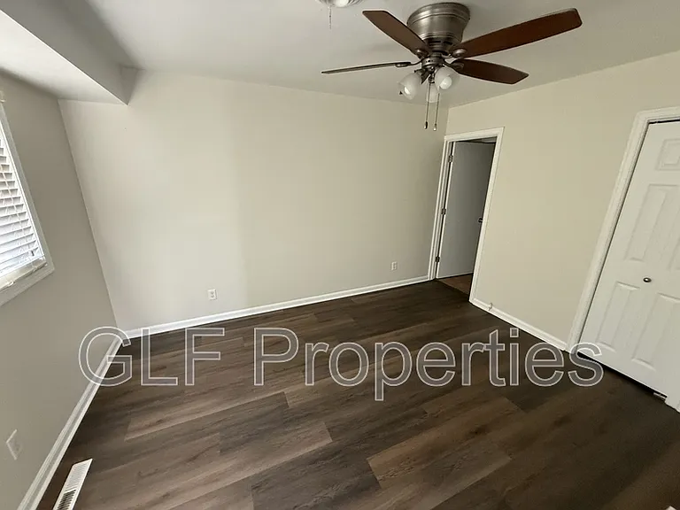 605 N 13th St #68 — Photo 8