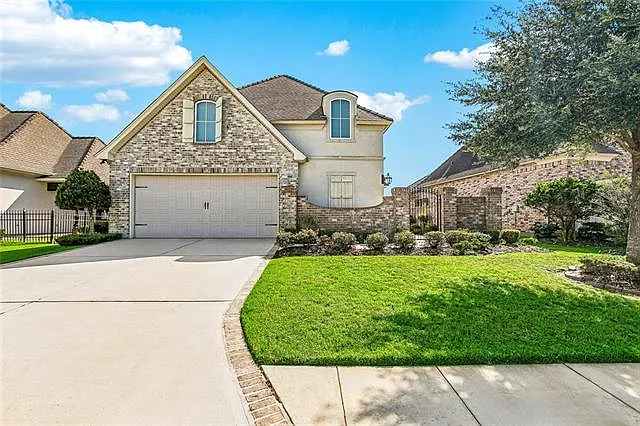 238 Nicklaus Dr — Photo 1