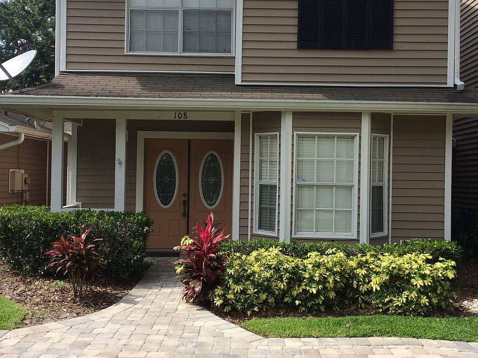 Exterior of Townhouse!
