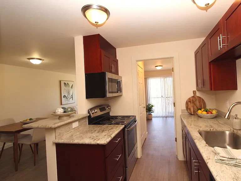 2501 Thorndyke Ave W #303 — Photo 4