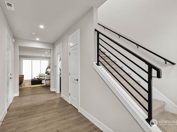 3rd image of 9788 135th Avenue NE #8