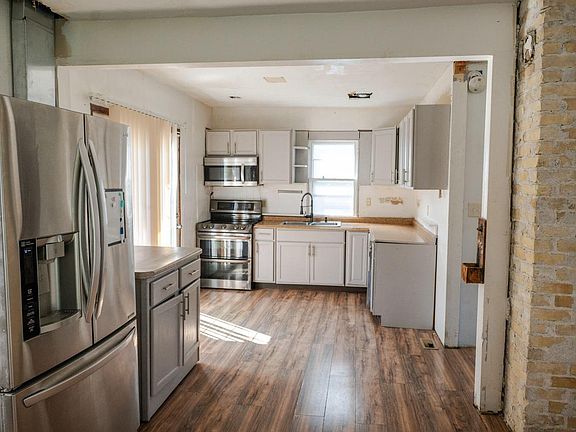 5th image of 611 West BOULEVARD