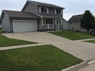 1220 S 3rd St, Indianola, IA 50125