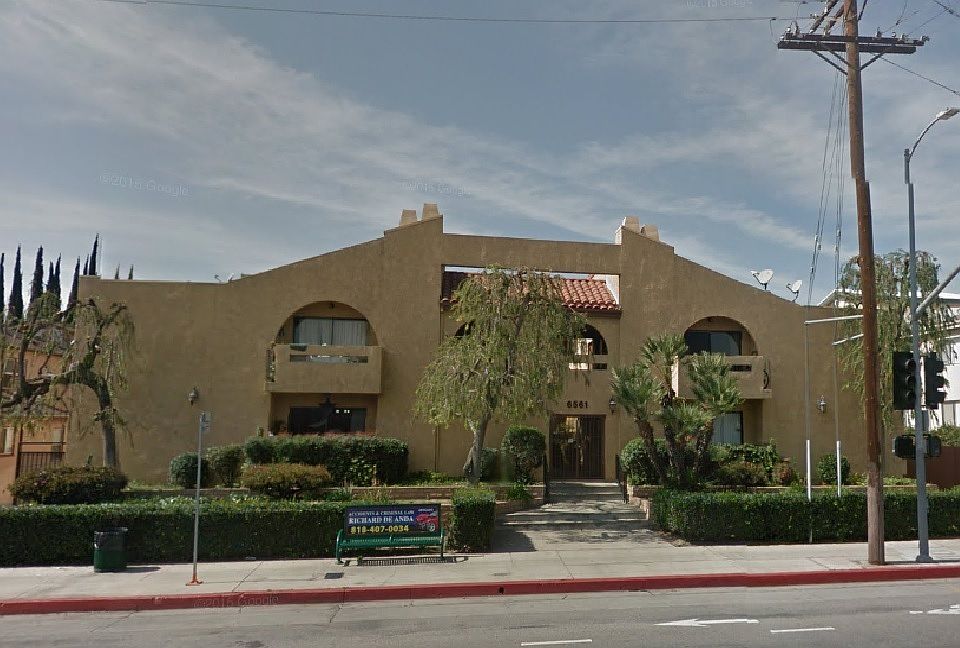 1st image of 6518 Woodman Ave #2
