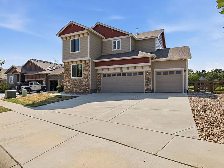 509 Wrangell Ln — Photo 2