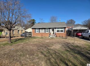 240 Navaho Dr, Paducah, KY 42001