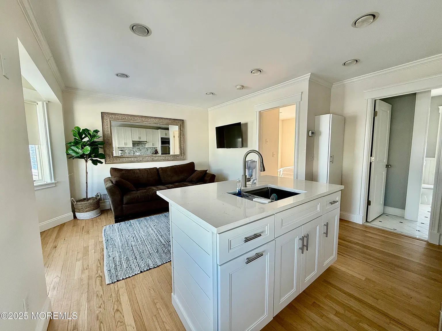 1 bed, $2,100 — Photo 4