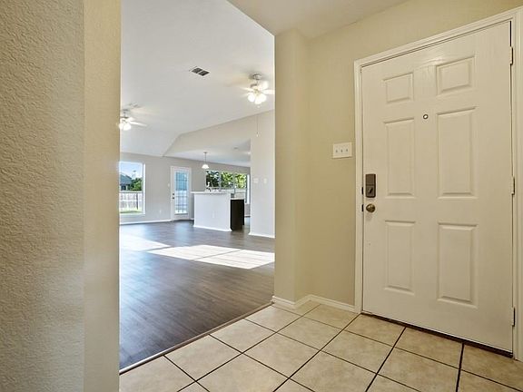 5th image of 6920 Evening Shade Ln