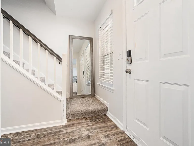 407 Cambridge Ct — Photo 15