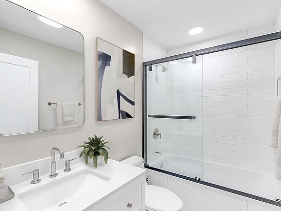 3rd image of 3750 Glendon Ave APT 21