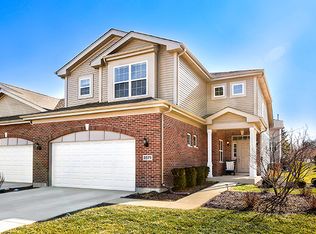 2571 Cedar Hill Ln, Woodridge, IL 60517
