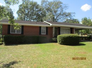 165 N Hamilton St, Lyons, GA 30436