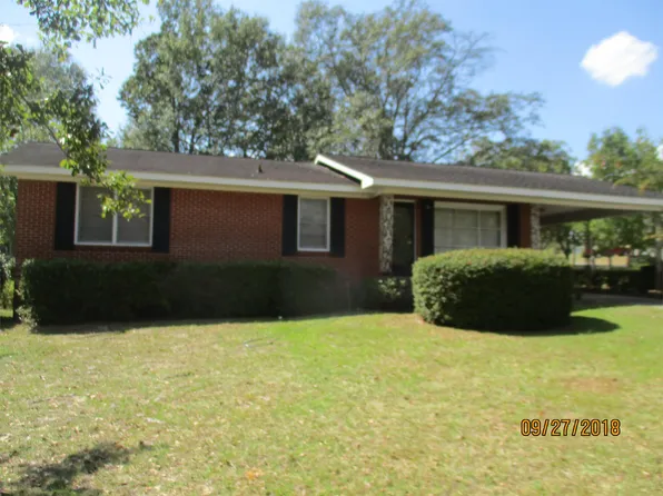 165 N Hamilton St, Lyons, GA 30436