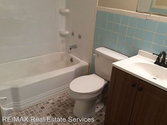 3rd image of 646 W 74th St