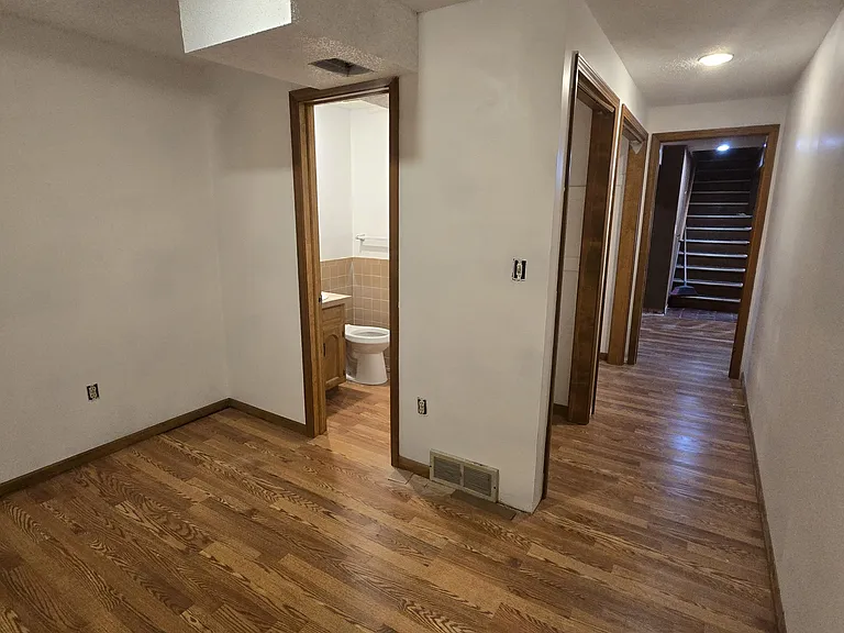 5900 Larson Ave — Photo 19
