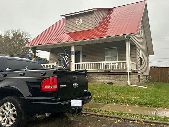2nd image of 882 E Main St