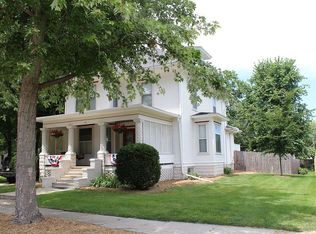 303 W Prairie St, Heyworth, IL 61745