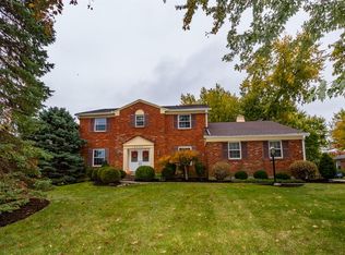 8236 Lakeshore Dr, West Chester, OH 45069