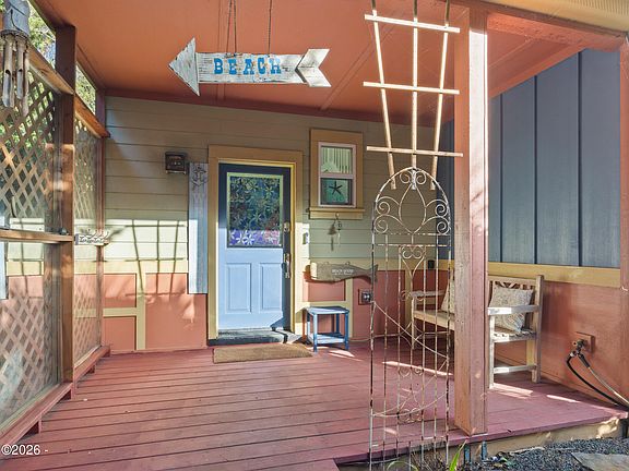 3rd image of 2040 Overleaf Loop