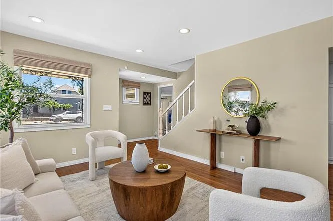 4 bed, 1275 sqft, $1,000 — Photo 3