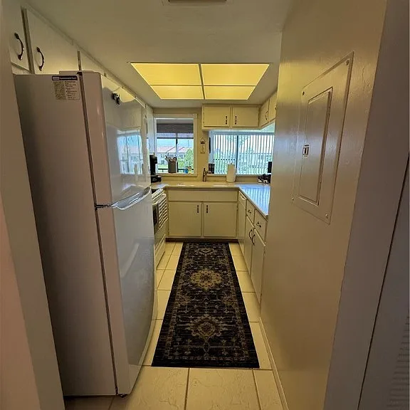 5590 Trailwinds Dr #421 — Photo 15