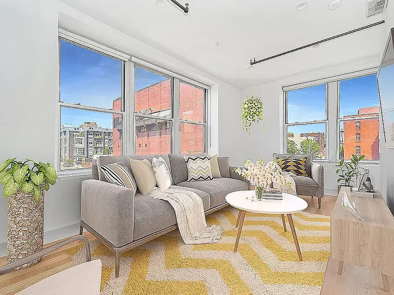 347 Lorimer St #3 — Photo 2