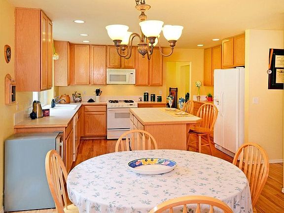 4th image of 23813 Moorgate Pl NW