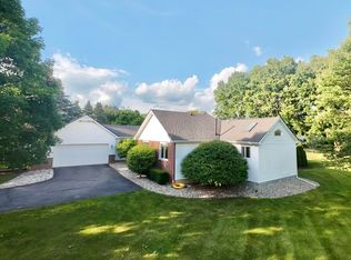 29150 Willow Ln, New Hudson, MI 48165