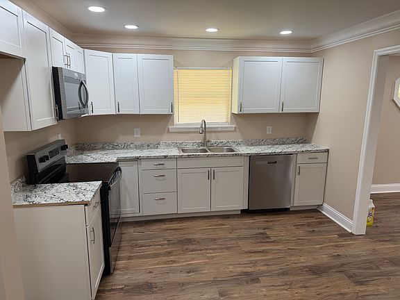 3rd image of 156 6th St
