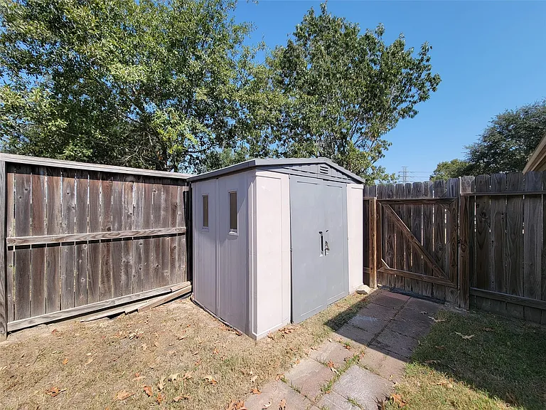 9319 Knockomie Ct — Photo 37