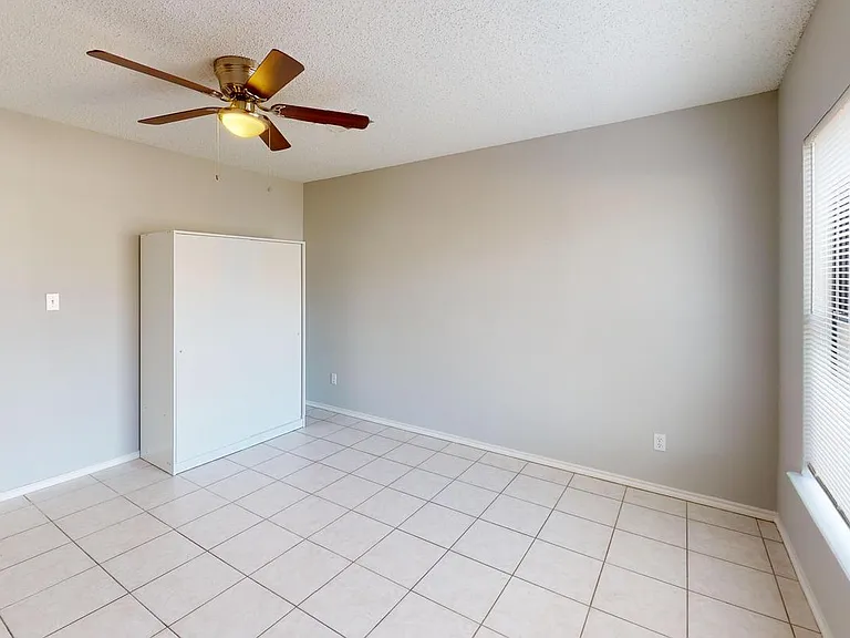7900 Bramble Bush Dr — Photo 9