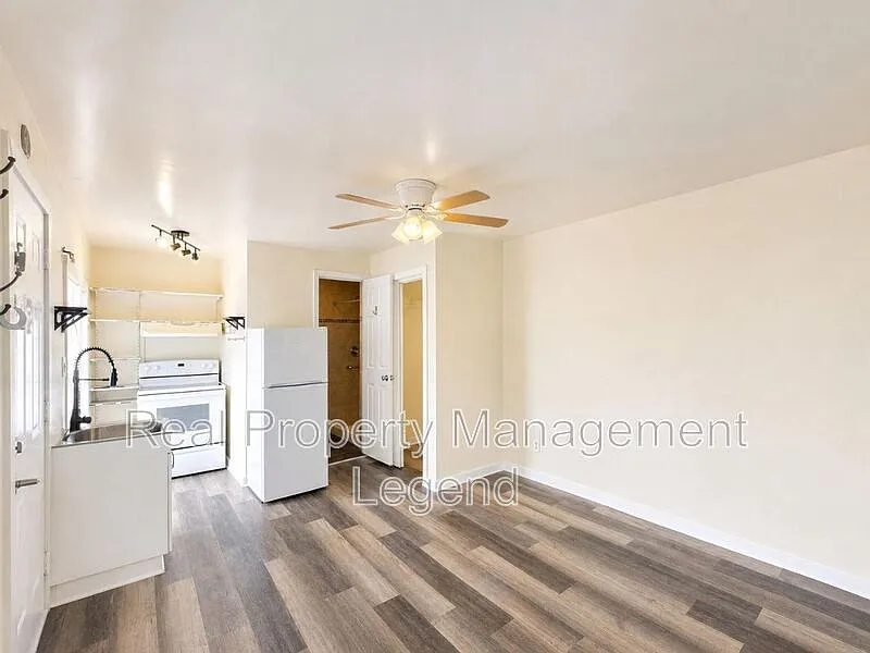 933 Gillham Rd #933B