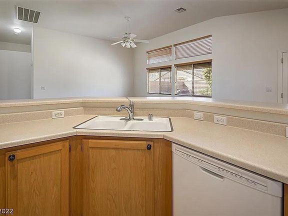 5th image of 7495 Morning Brook Dr