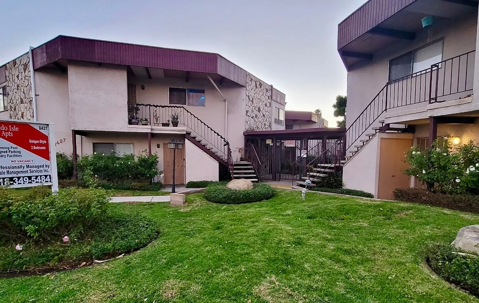 Lido Isle Apartments — Photo 1