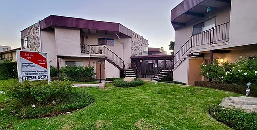 Lido Isle Apartments Photo 1