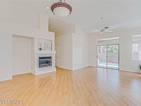 3rd image of 2822 Anteres St