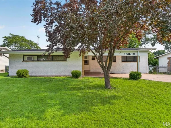 10809 Ridgecrest Dr, Saint Ann, MO 63074