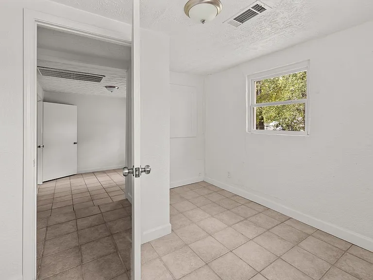 253 John Morris Ave — Photo 4