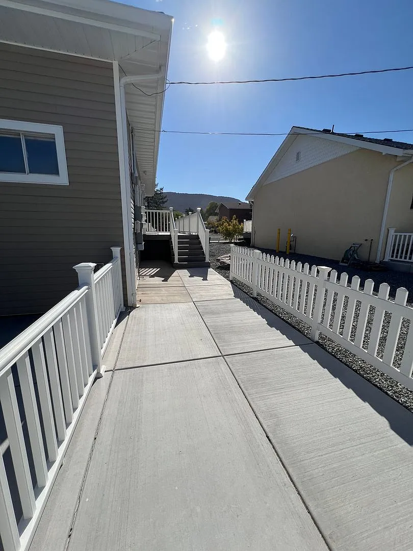 Commercial or Resident — Photo 4